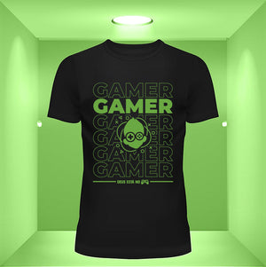 CAMISETA • GAMER - DEUS ESTA NO CONTROLE